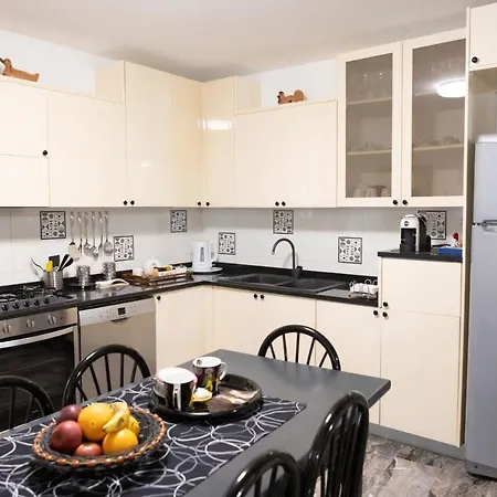 Holidaycasa Circe - Con Giardino Vista Mare Apartment