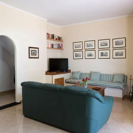 Holidaycasa Circe - Con Giardino Vista Mare Apartment *